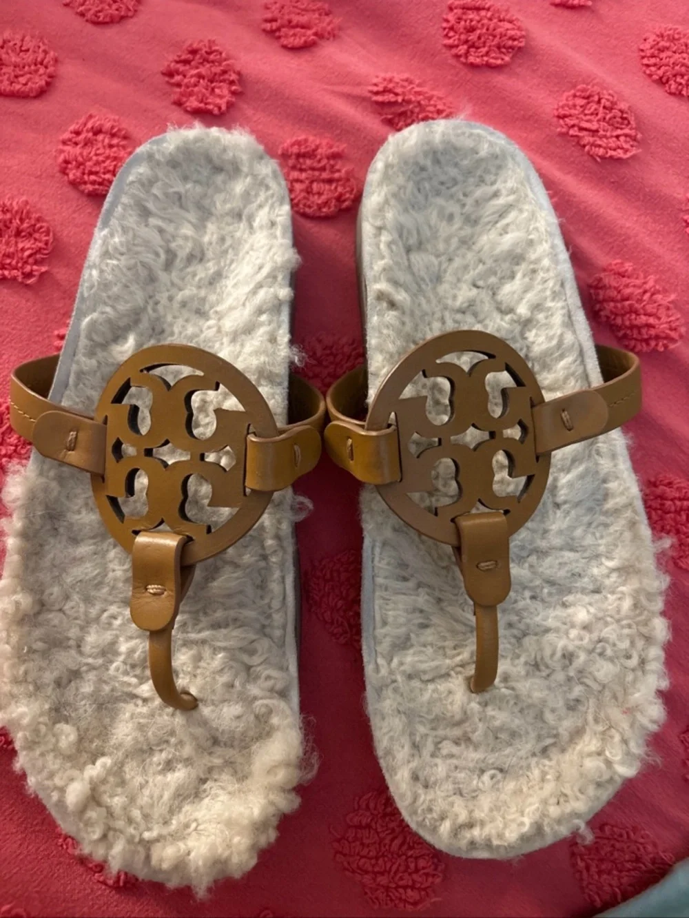 Tory Burch Miller Cloud Shearling Sandals Thongs Caramel Corn Buttermilk Size 8